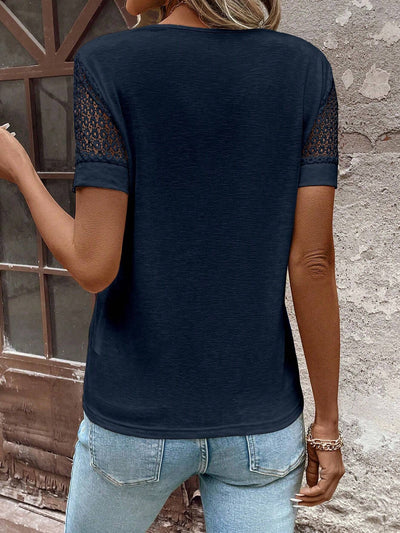 Emily™ -  T-Shirt V-Neck Lace