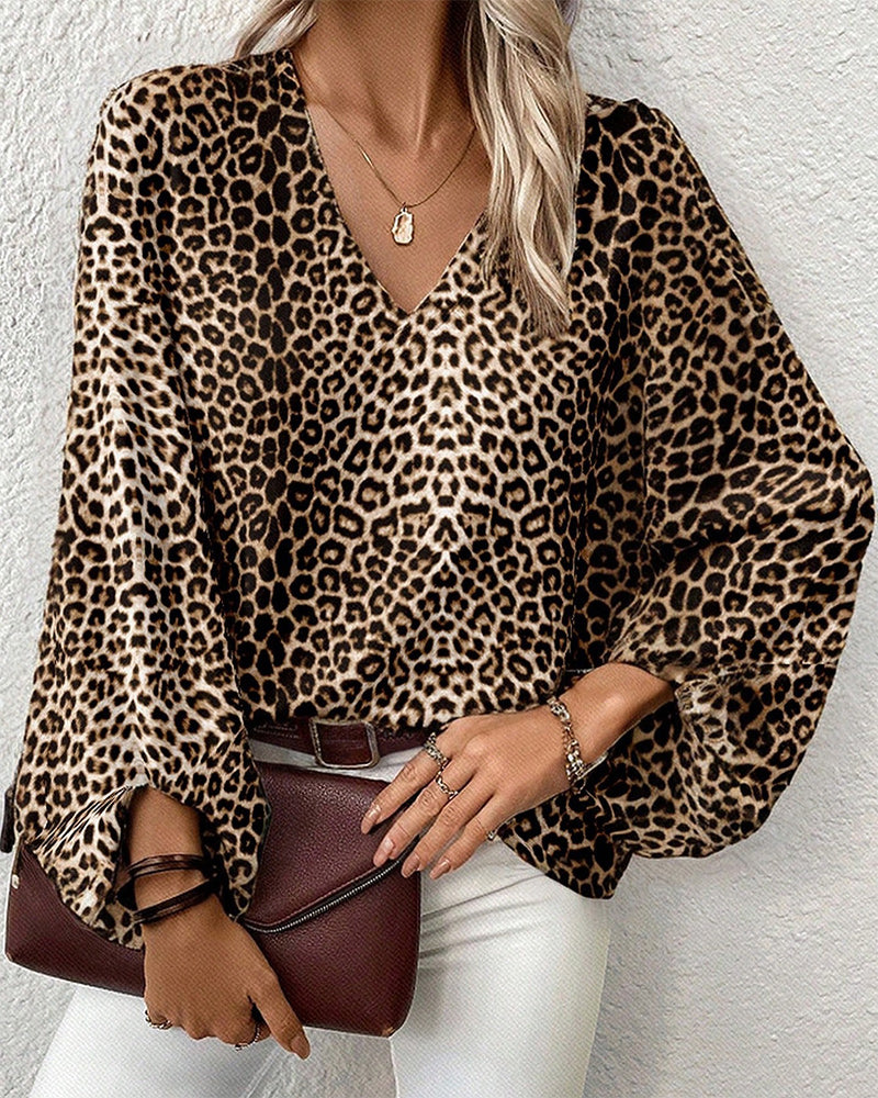 Ruby™ - Stylish Leopard Print V-neck Top