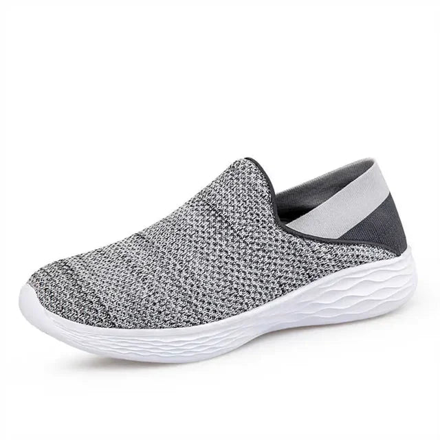 Breathable Flying Woven Soft Sole Slip-On Shoes for Men